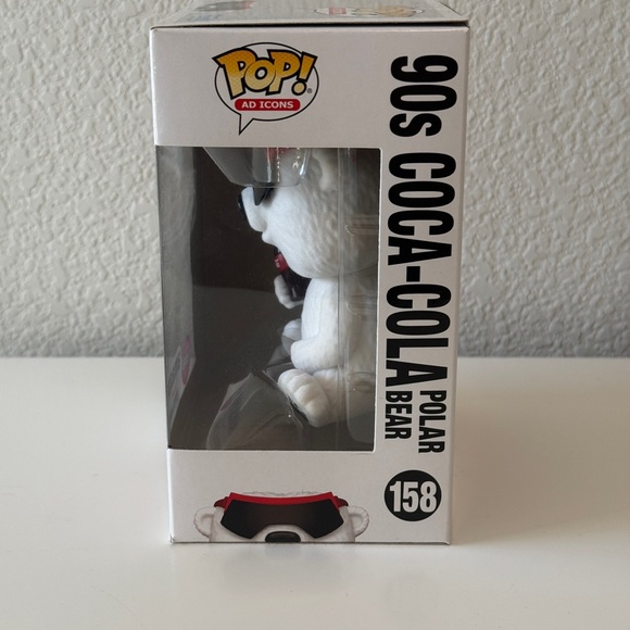 Funko Pop 90s Coca-Cola Polar Bear 158 - Picture 2 of 6